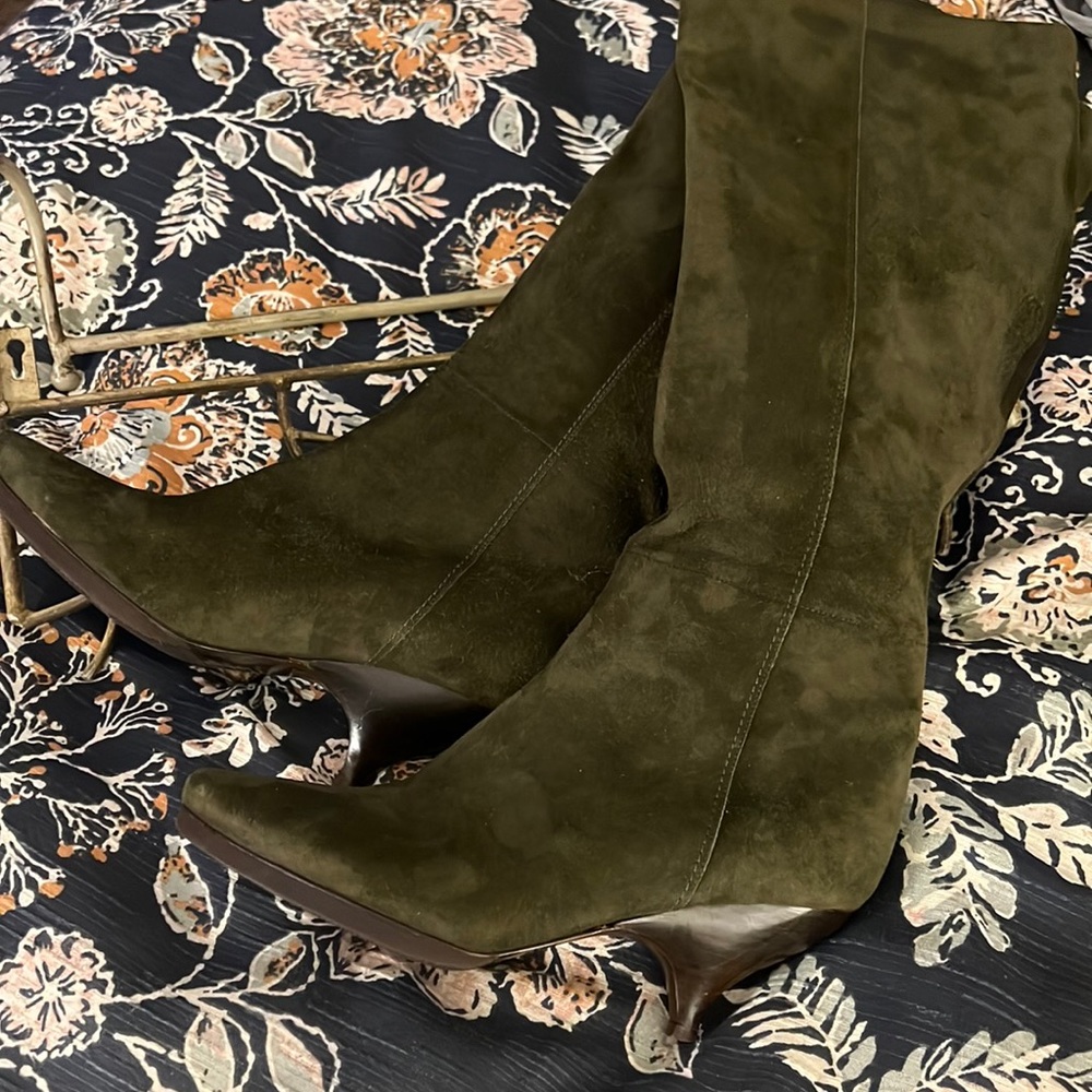 DKNY olive green boots